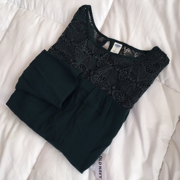 🍒 DONATING 5/24 🍒 Forest Green Yoke Top 🌿 - Picture 2 of 3